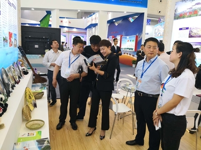 我縣參加第三屆絲綢之路國(guó)際博覽會(huì)成果豐碩，經(jīng)貿(mào)合作與產(chǎn)業(yè)咨詢實(shí)現(xiàn)新突破